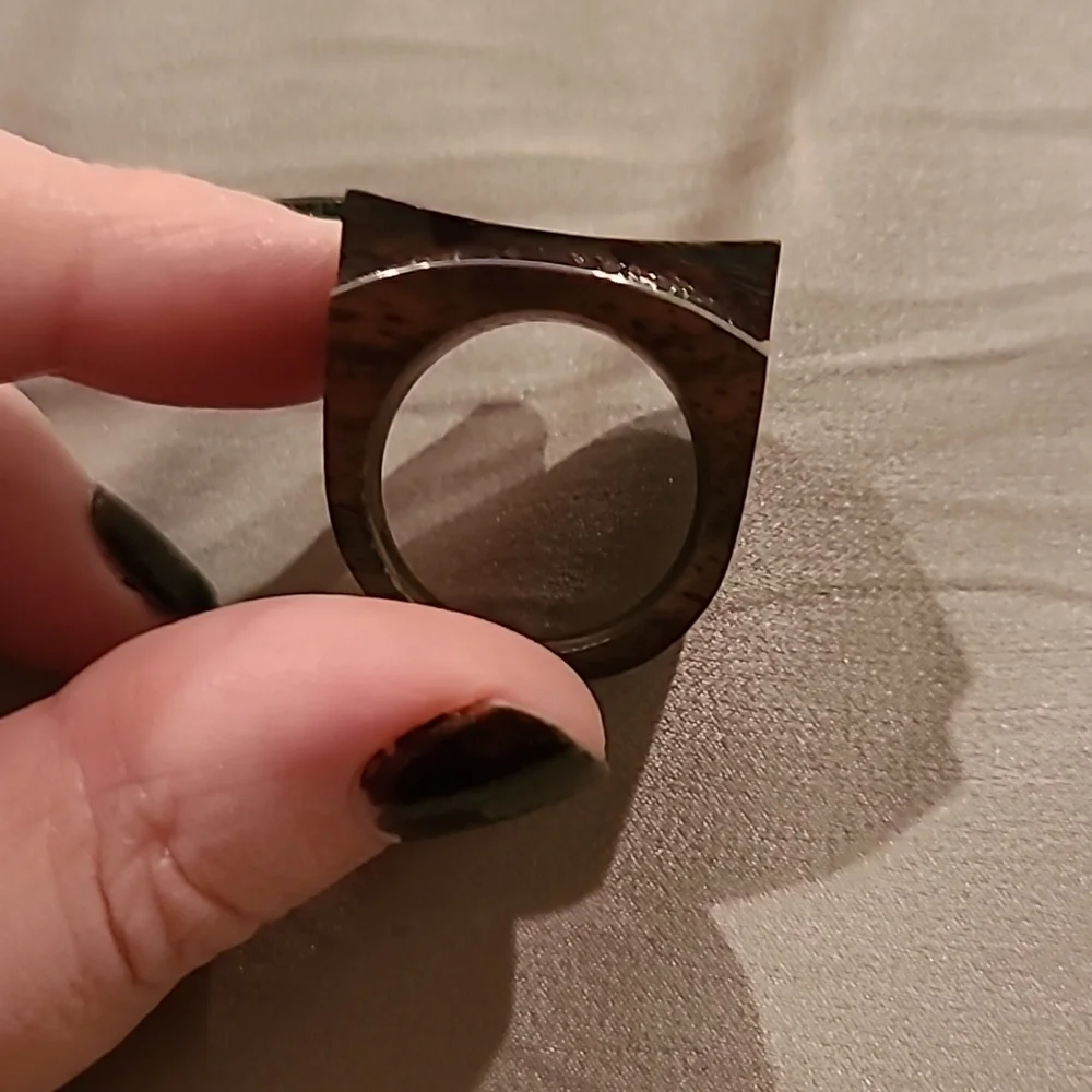 Real wood ring with sterling silver details - Picture 4 of 5
